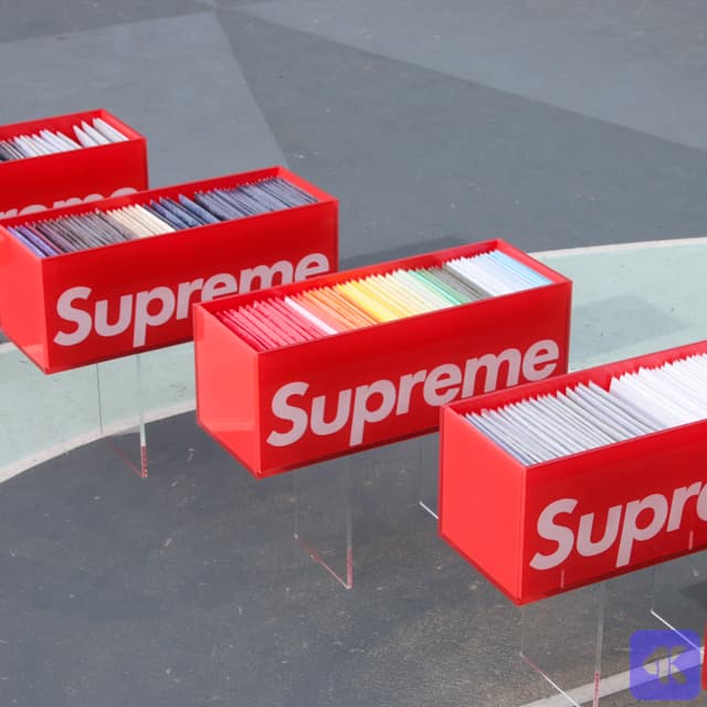 The Box Logo Collection: 291 Supreme Box Logo T-Shirts, Complete Collection 1994-2022, Various Sizes (2 of 11 images)